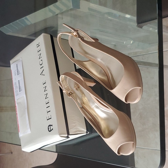 NIB Etienne Aigner tan patent 3" open toe sling back shoes - Picture 2 of 6